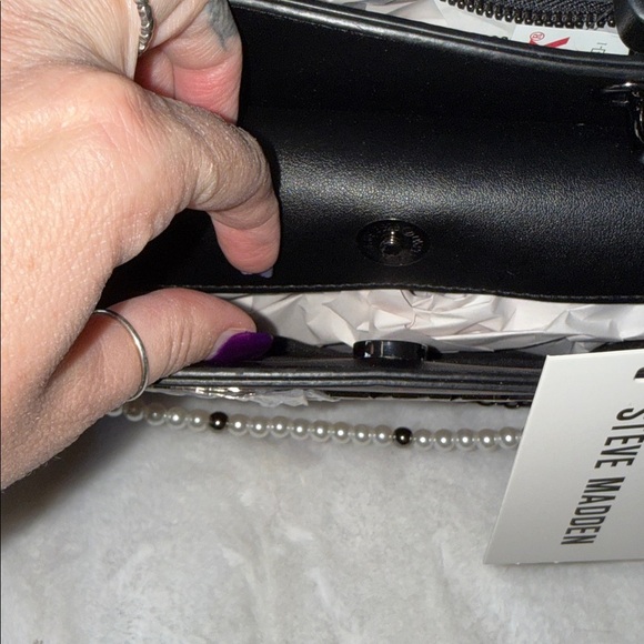 Steve Madden Roses Bevelyn Handbag with peals - Picture 6 of 10